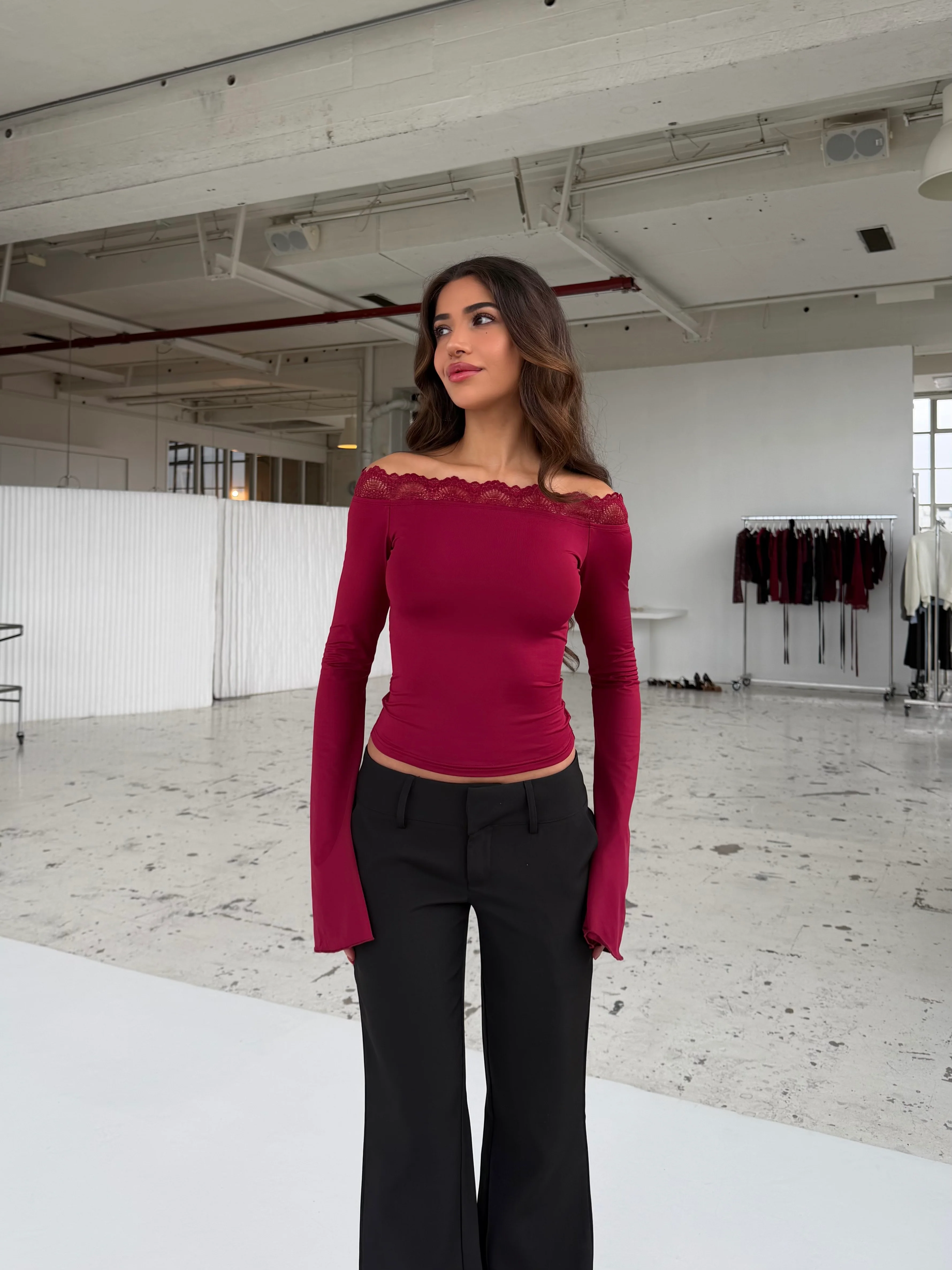 Bari Basic Lace Top – Dunkelrot  - Image 2