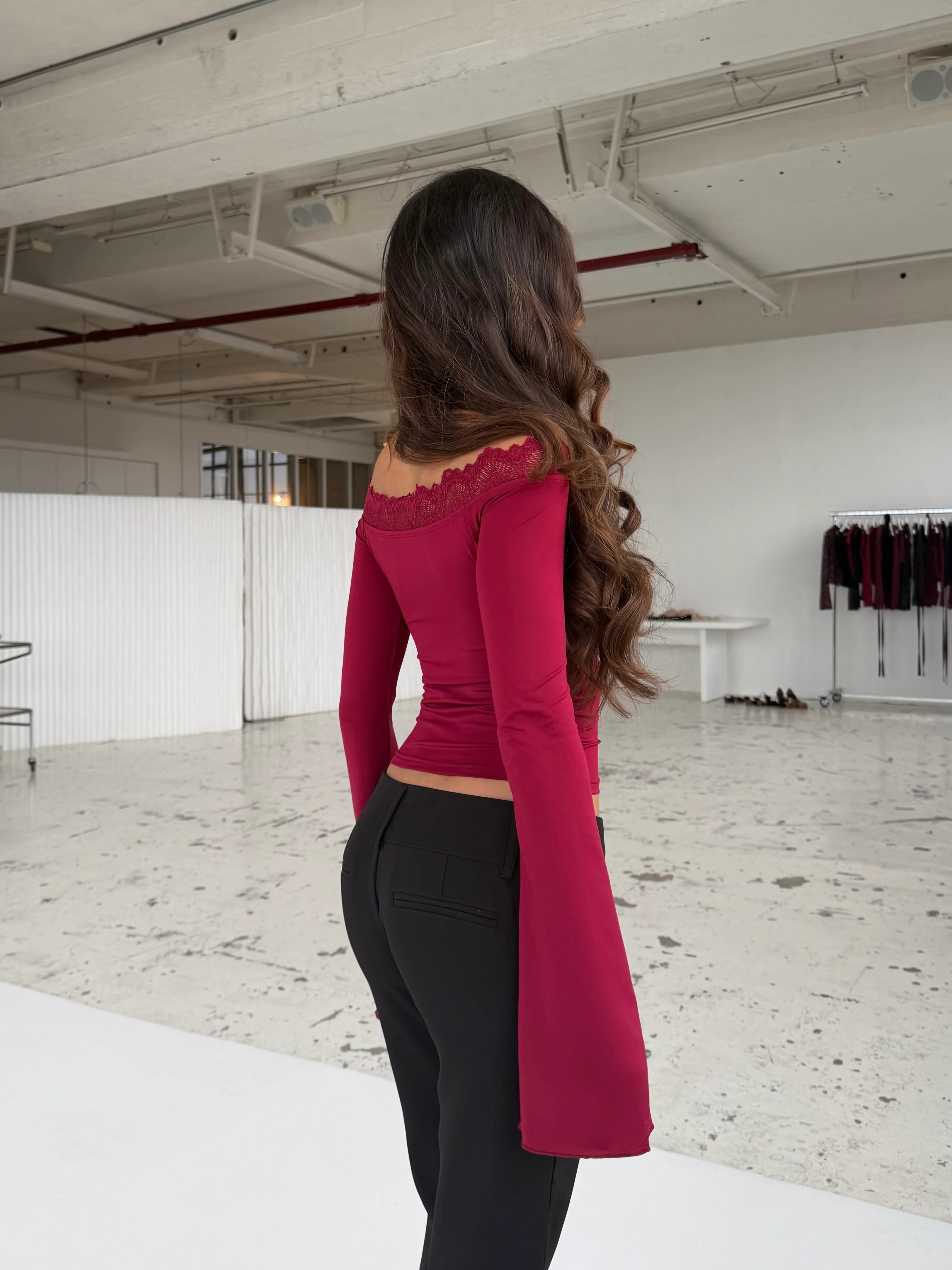 Bari Basic Lace Top – Dunkelrot  - Image 4