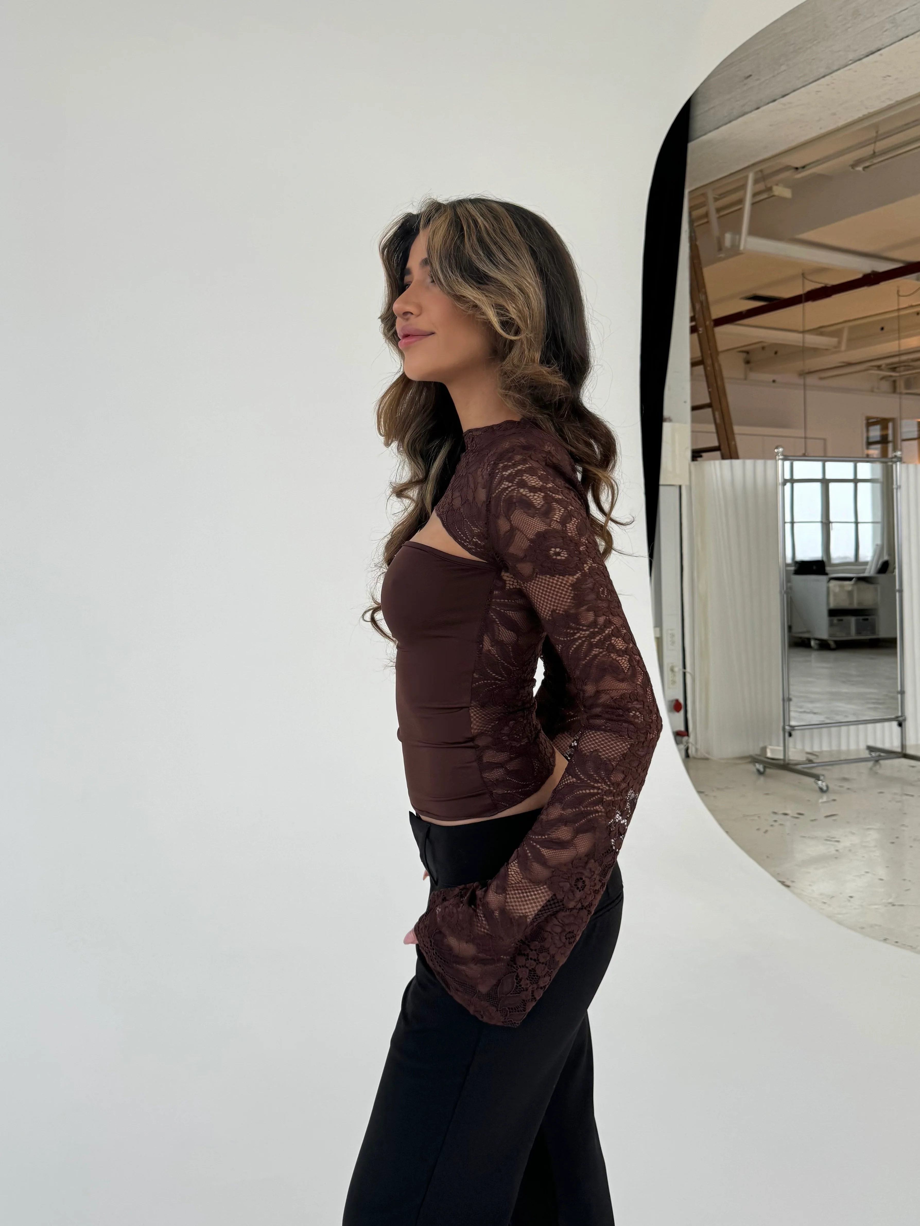 Lara Lace Long Sleeve Top - Dunkelbraun - Image 4