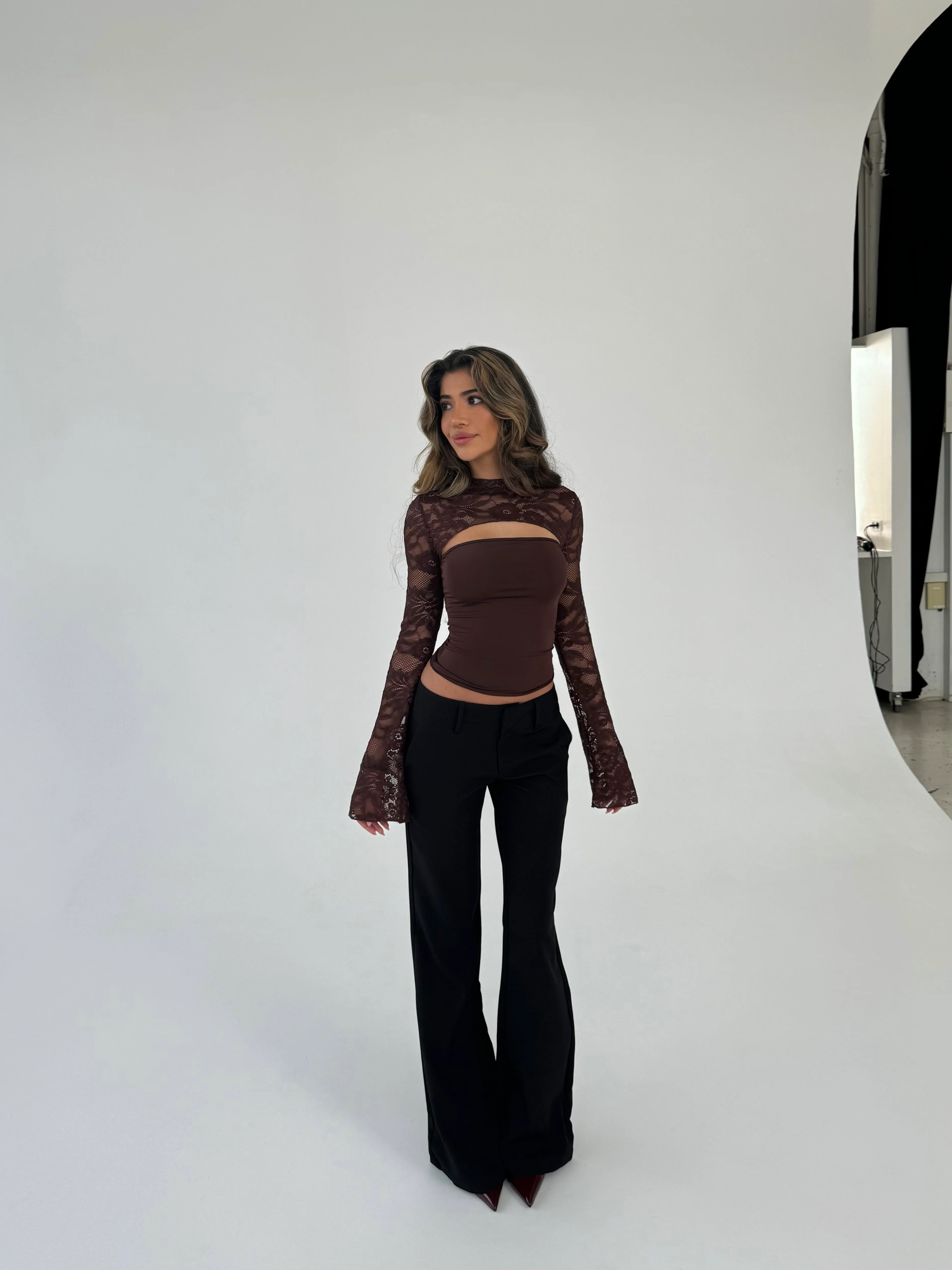 Lara Lace Long Sleeve Top - Dunkelbraun - Image 6
