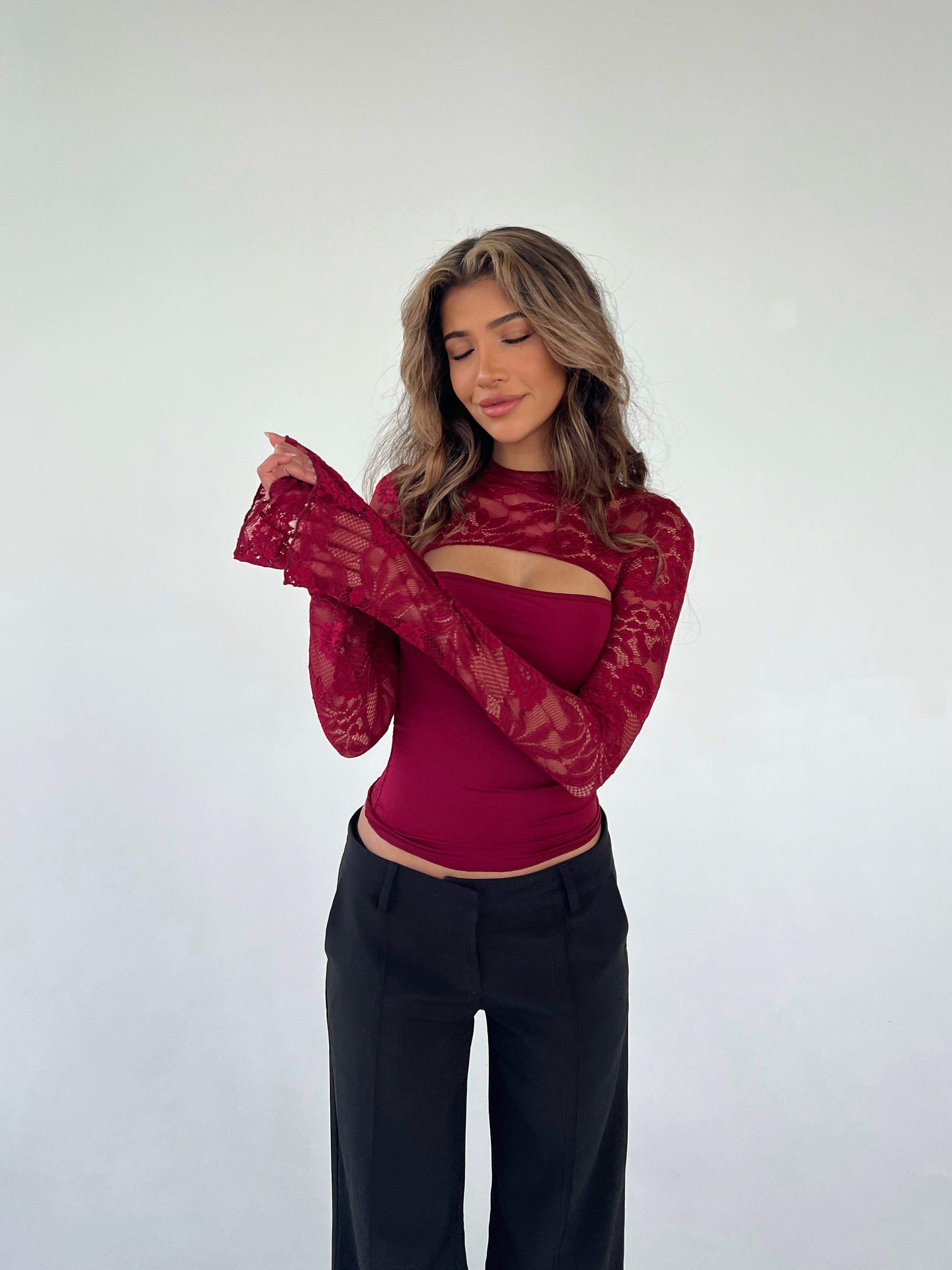 Lara Lace Long Sleeve Top - dunkelrot - Image 2