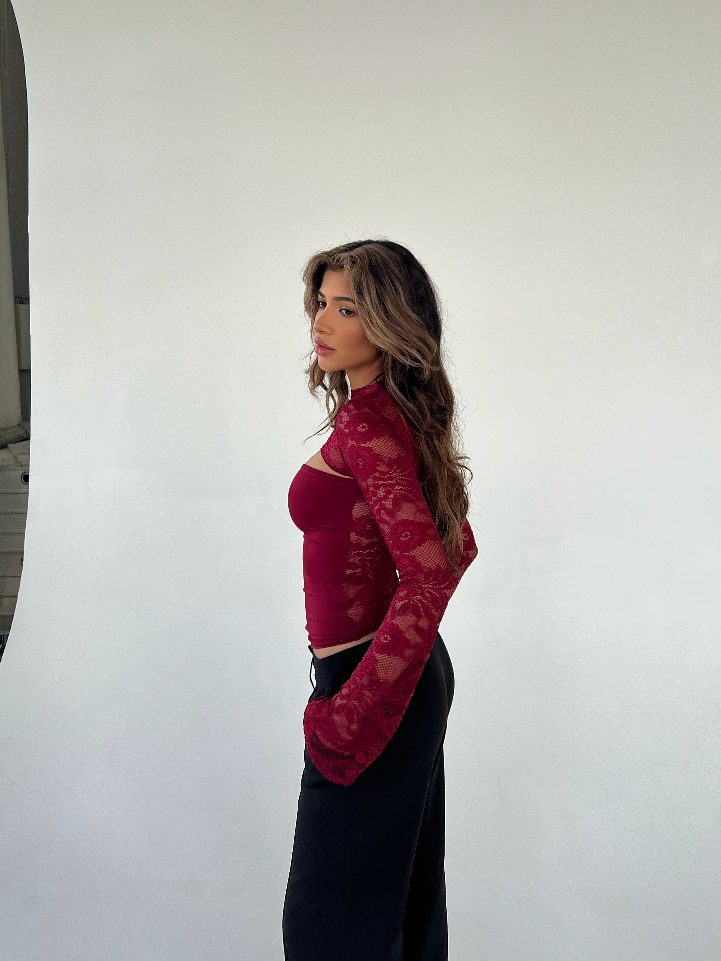 Lara Lace Long Sleeve Top - dunkelrot - Image 3