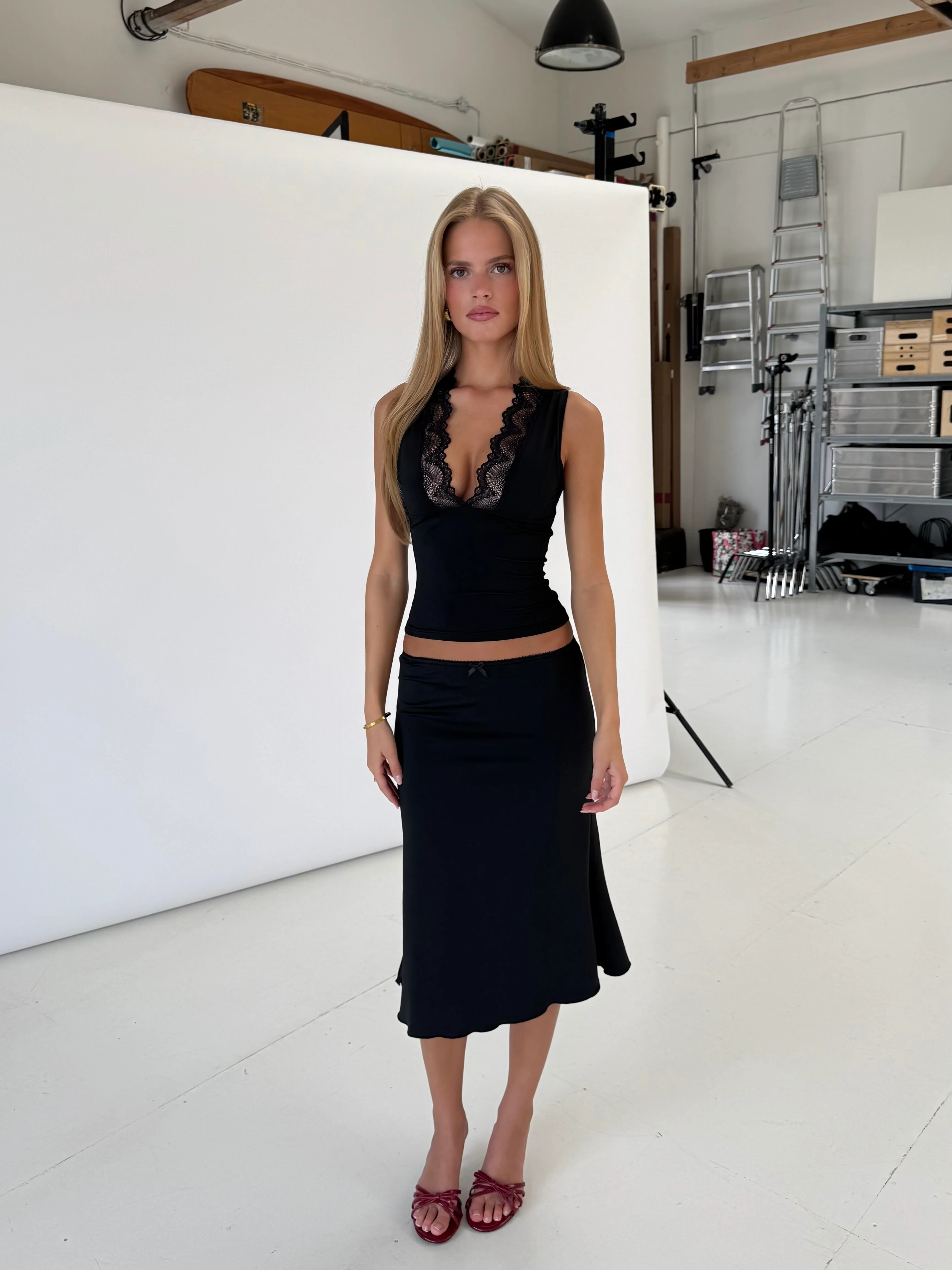 Lucia Basic Lace Top - Schwarz - Image 4