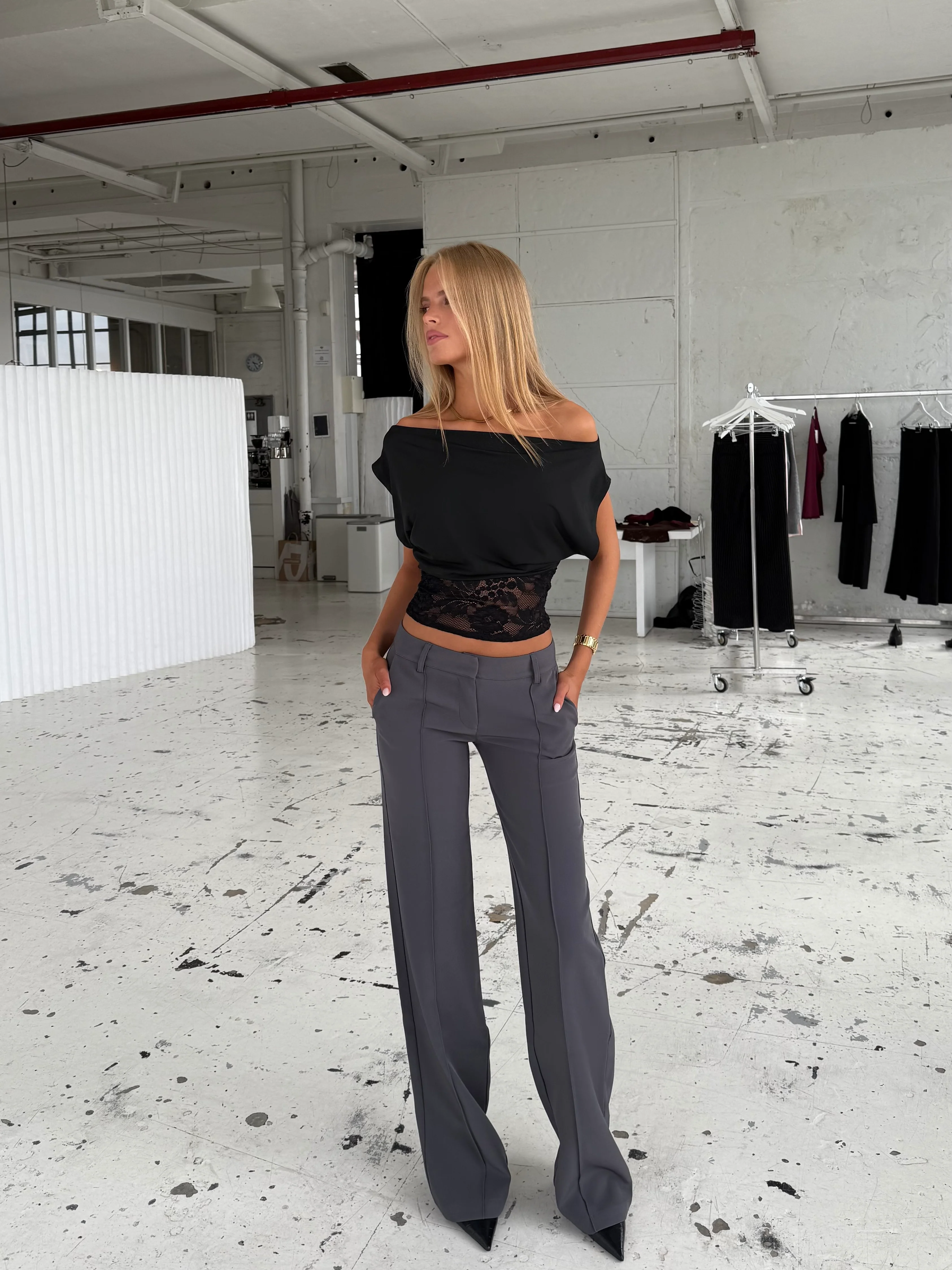 TALL Vera Wide Low Waist Hose – Dunkelgrau - Image 3